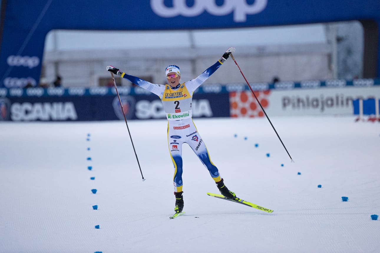 Frida Karlsson on jälleen vahvoilla Rukan laduilla. Arkistokuva.
