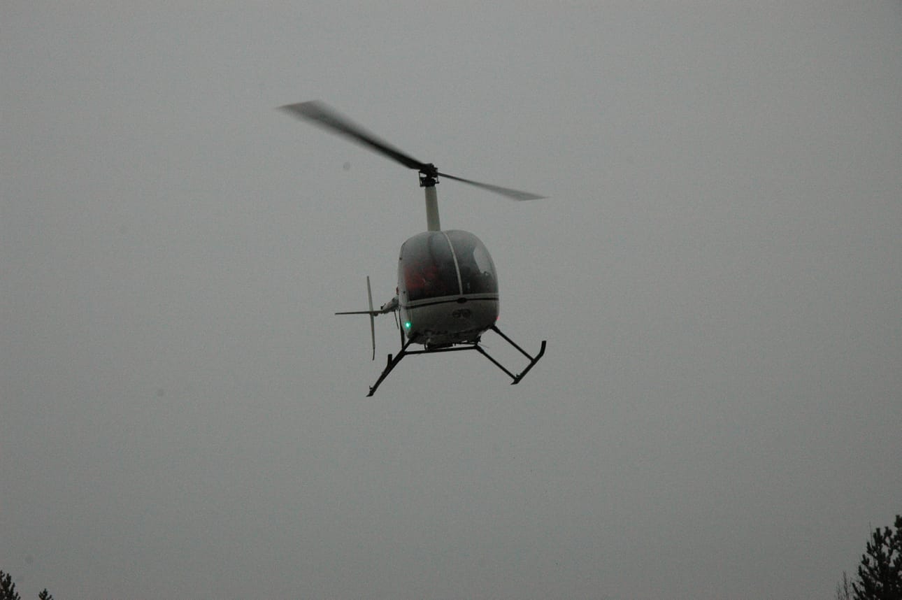 Helikopteria on käytetty porojen ajamaisessa aitaan Oivangin paliskunnassa jo vuodessa 1999 lähtien.