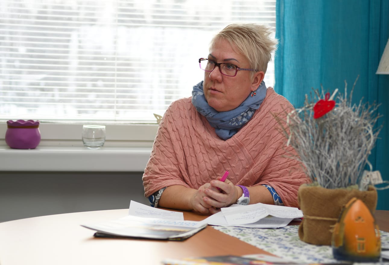 Helena Karjalainen palaveerasi Kuusamon huumetilanteesta kaupungin sosiaalityöntekijöiden kanssa 14. maaliskuuta.