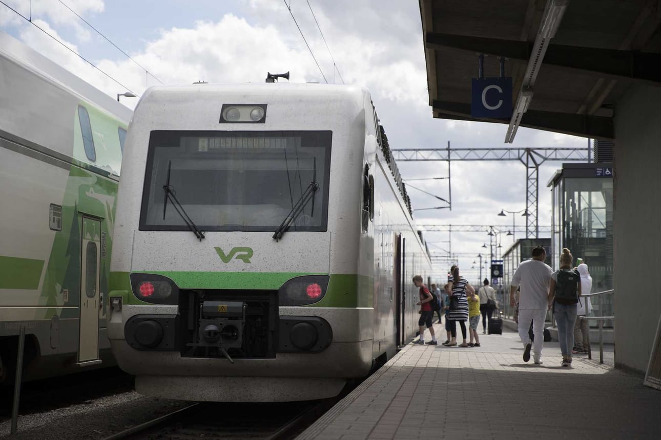 Veturinkuljettajat arvostelevat ministeriön ja hallituksen aikeita pilkkoa VR.