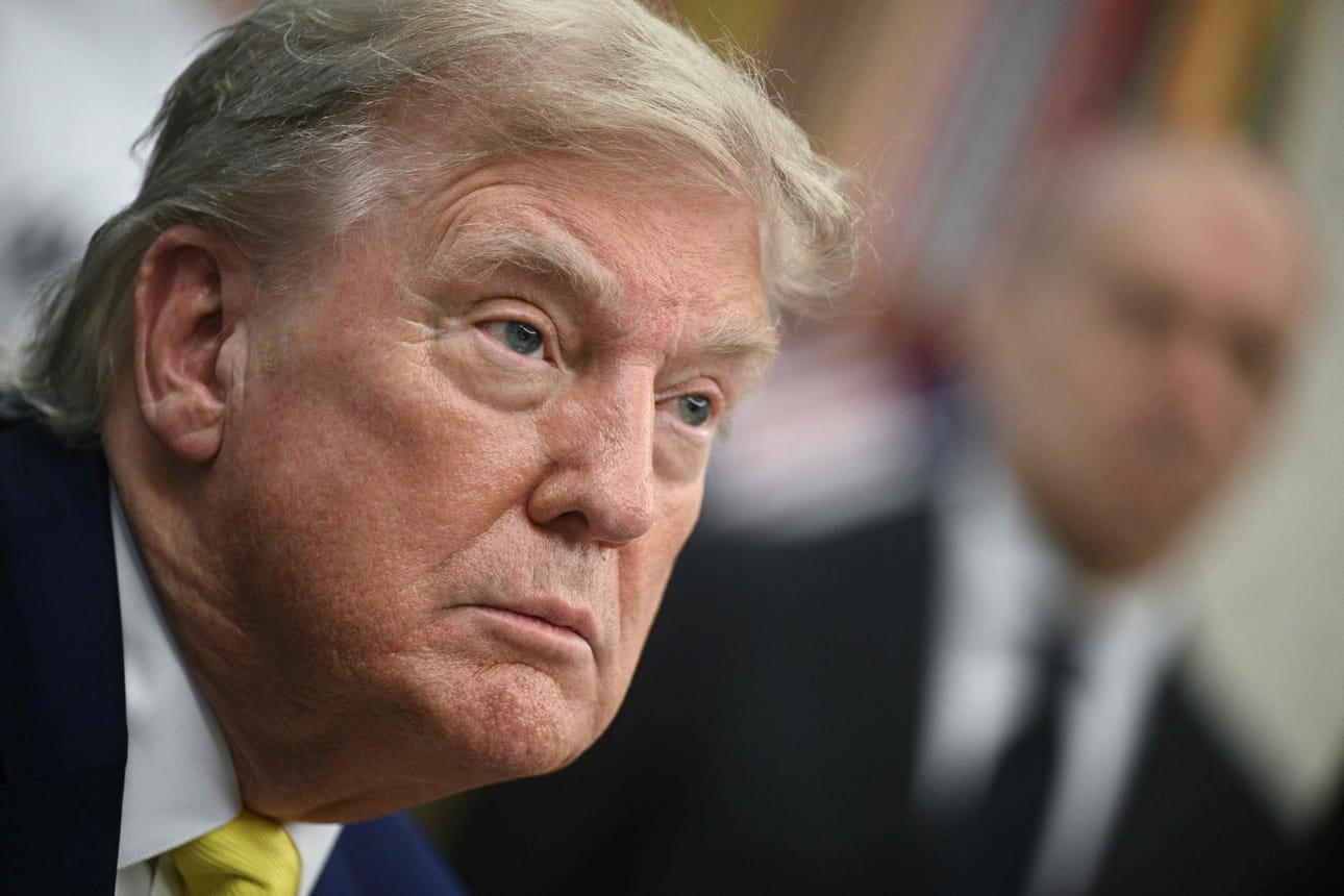 Yhdysvaltain presidentti Donald Trump ei keskiviikkona suostunut vastaamaan toimittajille suoraan kysymykseen, onko hän jo päättänyt siitä, liittyykö Yhdysvallat mukaan ilmasotaan Irania vastaan. LEHTIKUVA/AFP