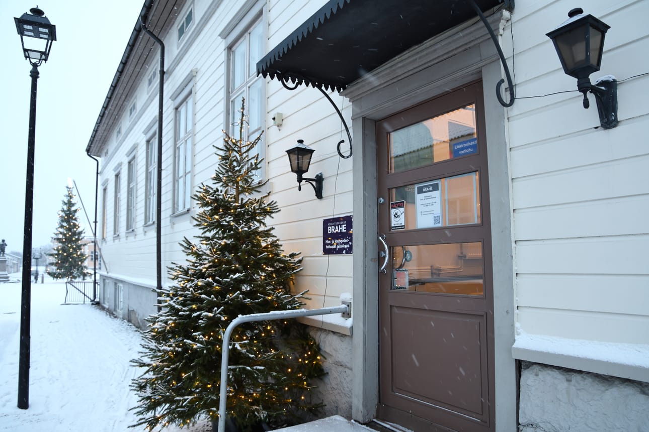 Osoitteessa Brahenkatu 11 avautuu tämän päivän jouluikkuna.