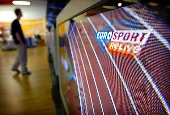 Dna aloittaa Oulussa ensi keväänä laajamittaiset teräväpiirtotelevisiolähetykset kaapeliverkossaan. HD-tv-kanavien katselu yleistynee aluksi penkkiurheiluyleisön ja leffafriikkien keskuudessa.