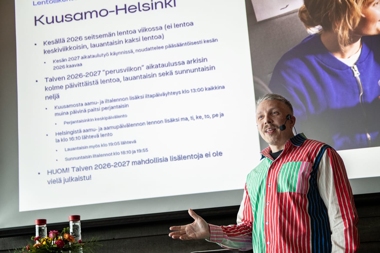 Finnairin Anssi Partanen esitteli uusia Kuusamo-Helsinki-lentoaikatauluja, joiden luvataan parantavan varsinkin turistien kulkua.