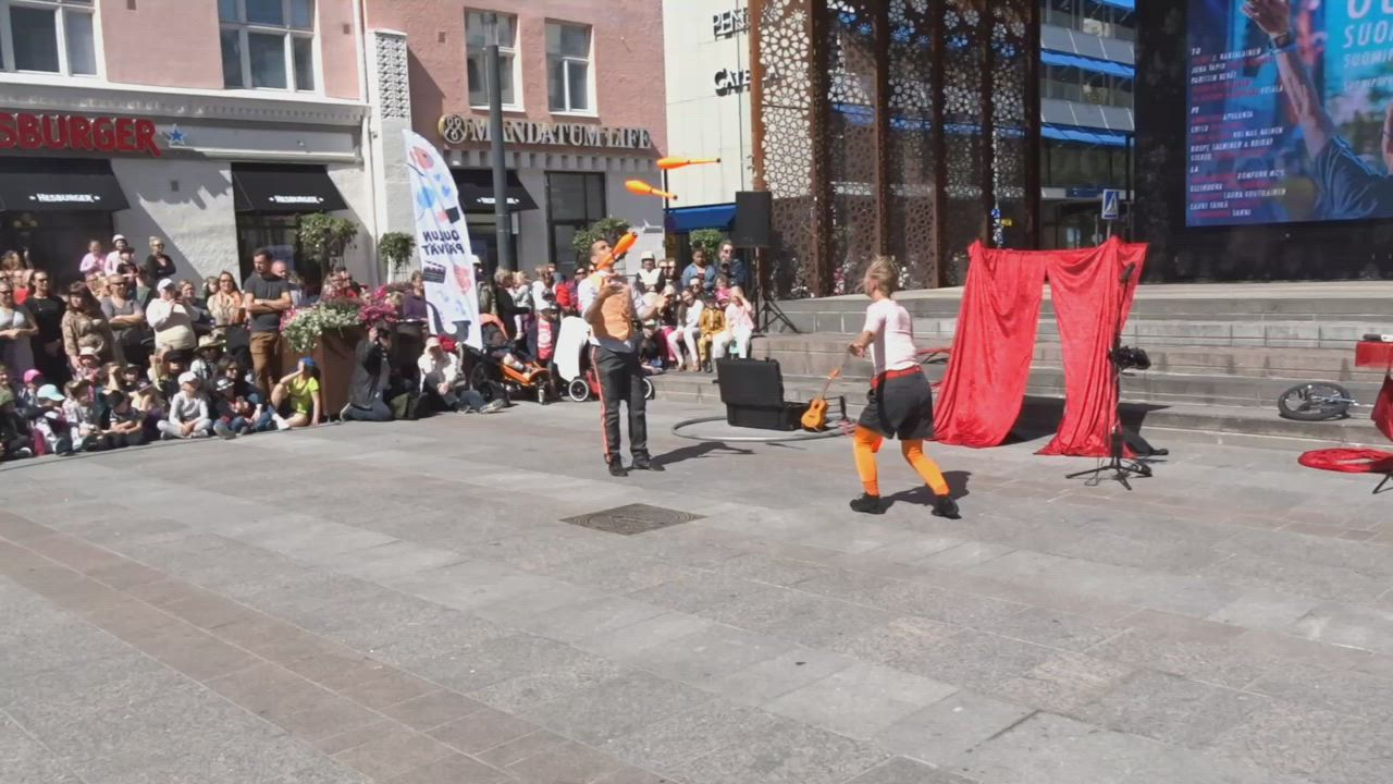 Katusirkusta Rotuaarilla