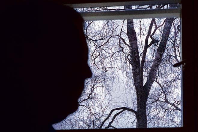 Psykologiset stressitekijöitä korona-aikana ovat muun muassa kuolemanpelko, heikko sosioekonominen tilanne ja sosiaalinen eristäytyminen. Arkistokuva