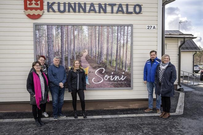 Messuvalmisteluista vastaa toimintakunta, johon kuuluvat Seija Ojajärvi (vas.), sivistys- ja henkilöstöjohtaja Kati Tiala, Heikki Lehisalo, projektipäällikkö Emilia Etula, Kari Laasala, kunnanjohtaja Johanna Rannanjärvi ja yritysneuvoja Pirkko Ylätalo (hän puuttuu kuvasta). KUVA: AARRE LÖYTÖMÄKI
