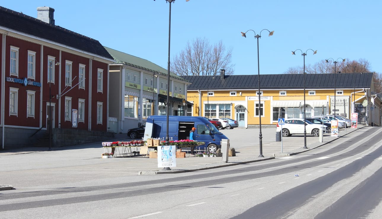 Toripaikka on vuokrattu närpiöläisyritykselle elokuun loppuun saakka. Kuva. Lotta Kallio