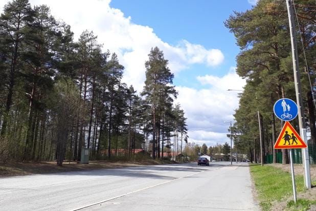 Alajärven keskustaan kaavaillaan asemakaavamuutoksella 2- ja 4-kerroksisten asuinkerrostalojen rakentamista. Paikka on Kitron stadionin vieressä, lähellä Paavolan koulua. KUVA: SARI HEINILÄ