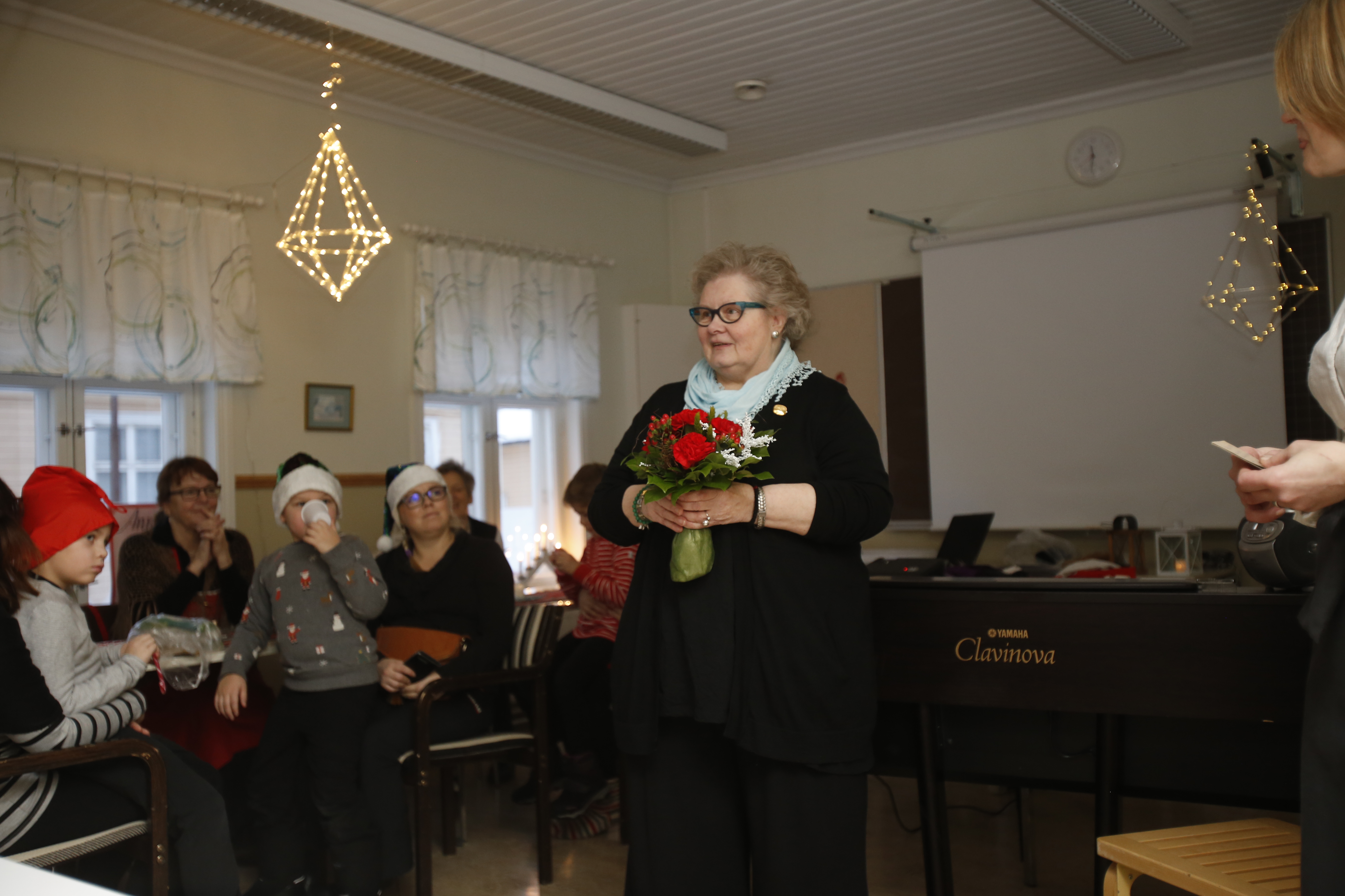 Raahe-opiston opistolaisyhdistys palkitsi Vuoden Annana vihantilaisen Ulla Haukan.
