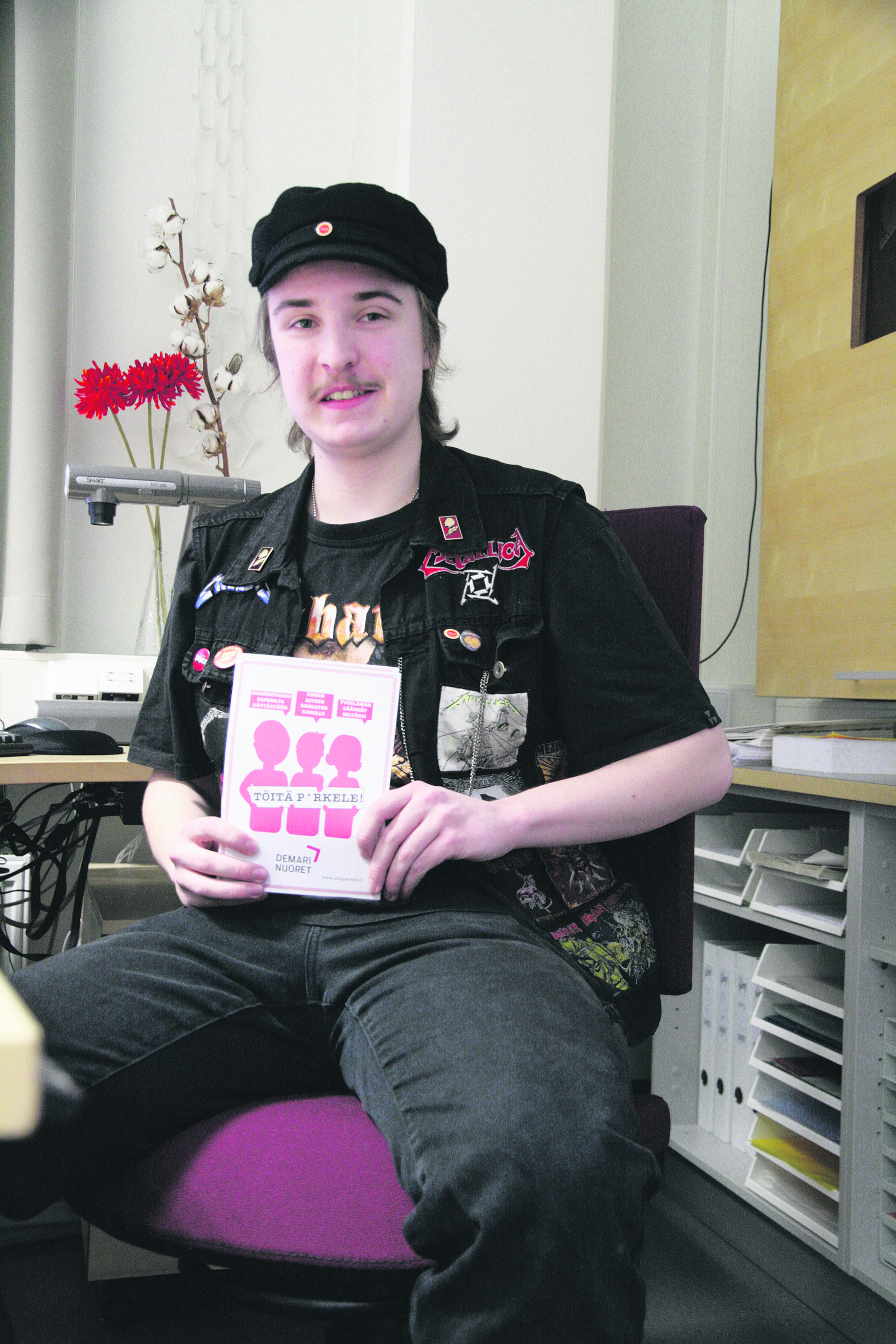 – Mielestäni ei ole oikeutta valittaa, jos ei käy äänestämässä. Jos ette äänestä, olette jättäneet pois äänioikeutenne. Se on oma vika, jos päättäjiltä tulikin väärä päätös. Ja jos äänestämisestä huolimatta päätös ei miellytä, siitä voi sitten valittaa, Tommi Uhlgren totesi.