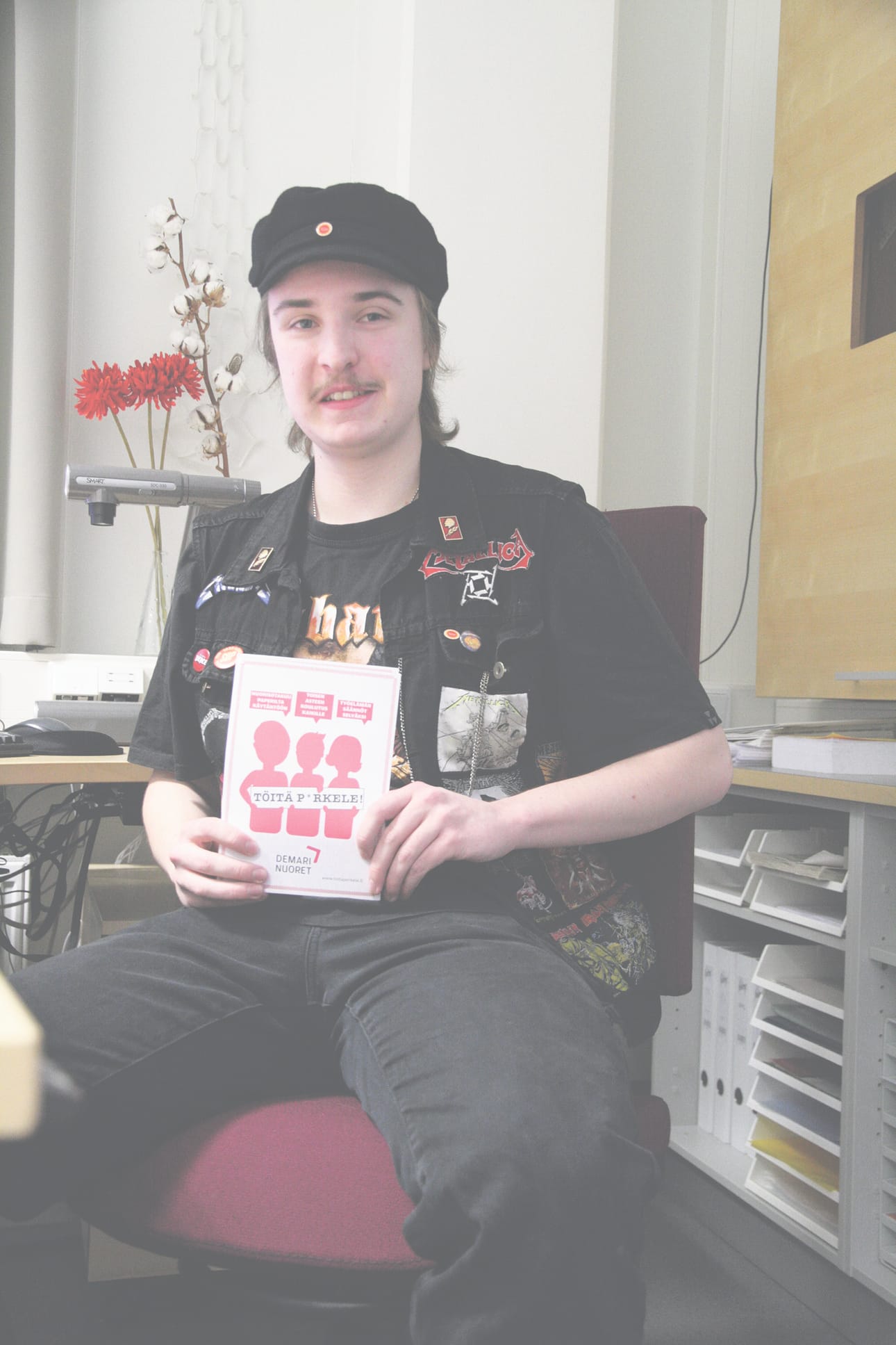 – Mielestäni ei ole oikeutta valittaa, jos ei käy äänestämässä. Jos ette äänestä, olette jättäneet pois äänioikeutenne. Se on oma vika, jos päättäjiltä tulikin väärä päätös. Ja jos äänestämisestä huolimatta päätös ei miellytä, siitä voi sitten valittaa, Tommi Uhlgren totesi.