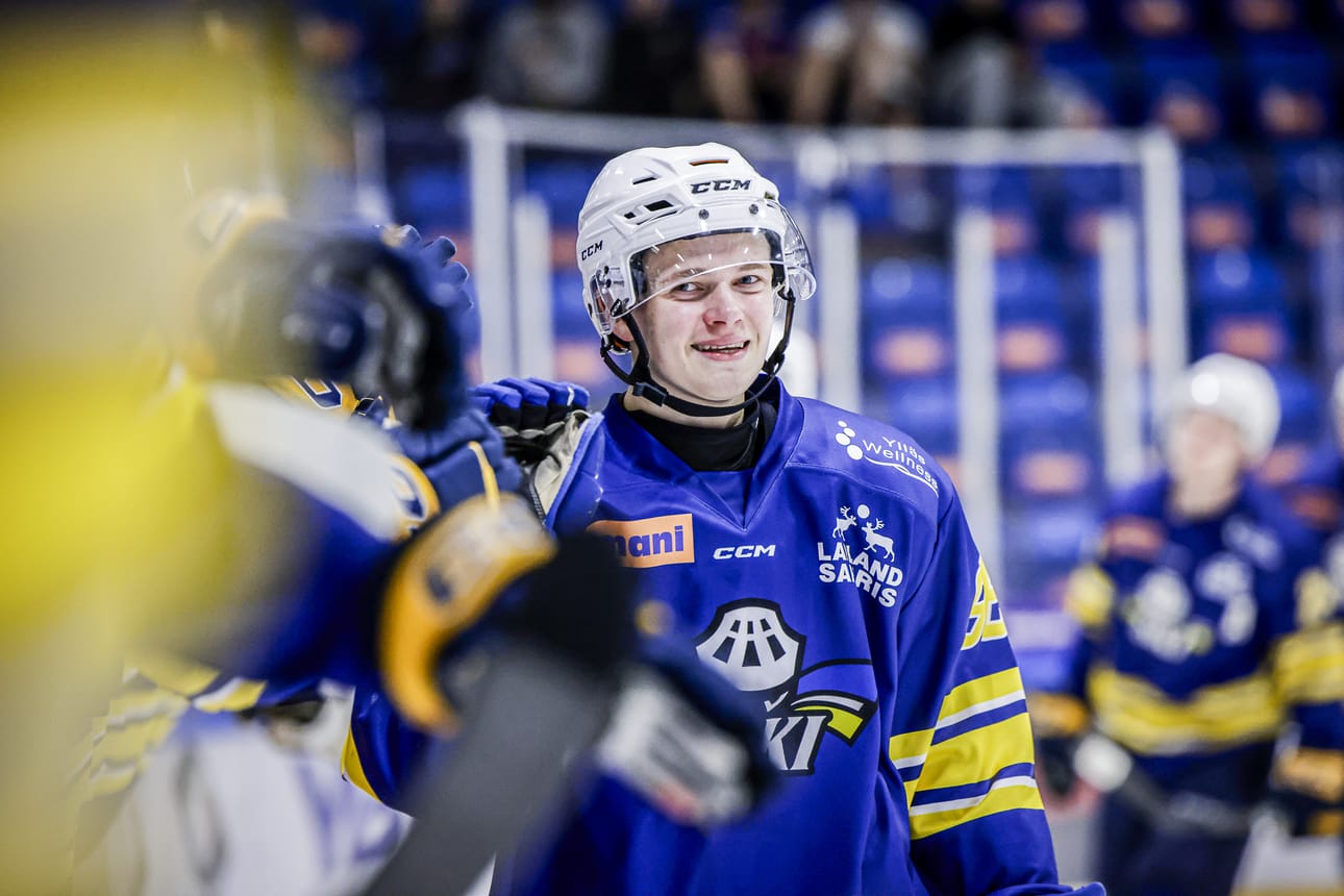 Jarkko Holmberg laukoi RoKin avauserän maalin.