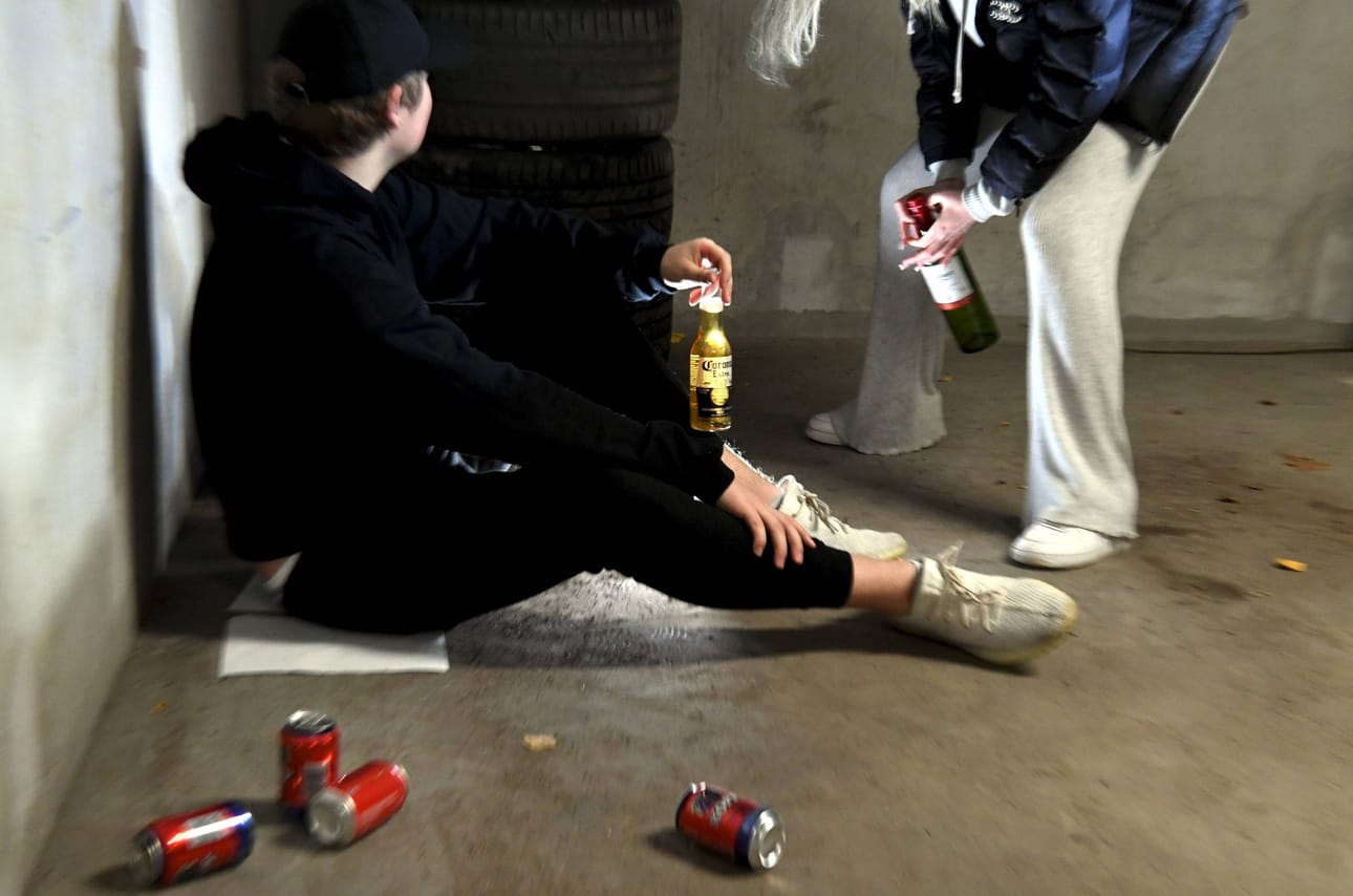 A-Klinikan lääketieteellisen johtajan Ulriika Sundellin mukaan yleisin vieroitushoitoon hakeutumisen syy on edelleen alkoholi. LEHTIKUVA / Jussi Nukari