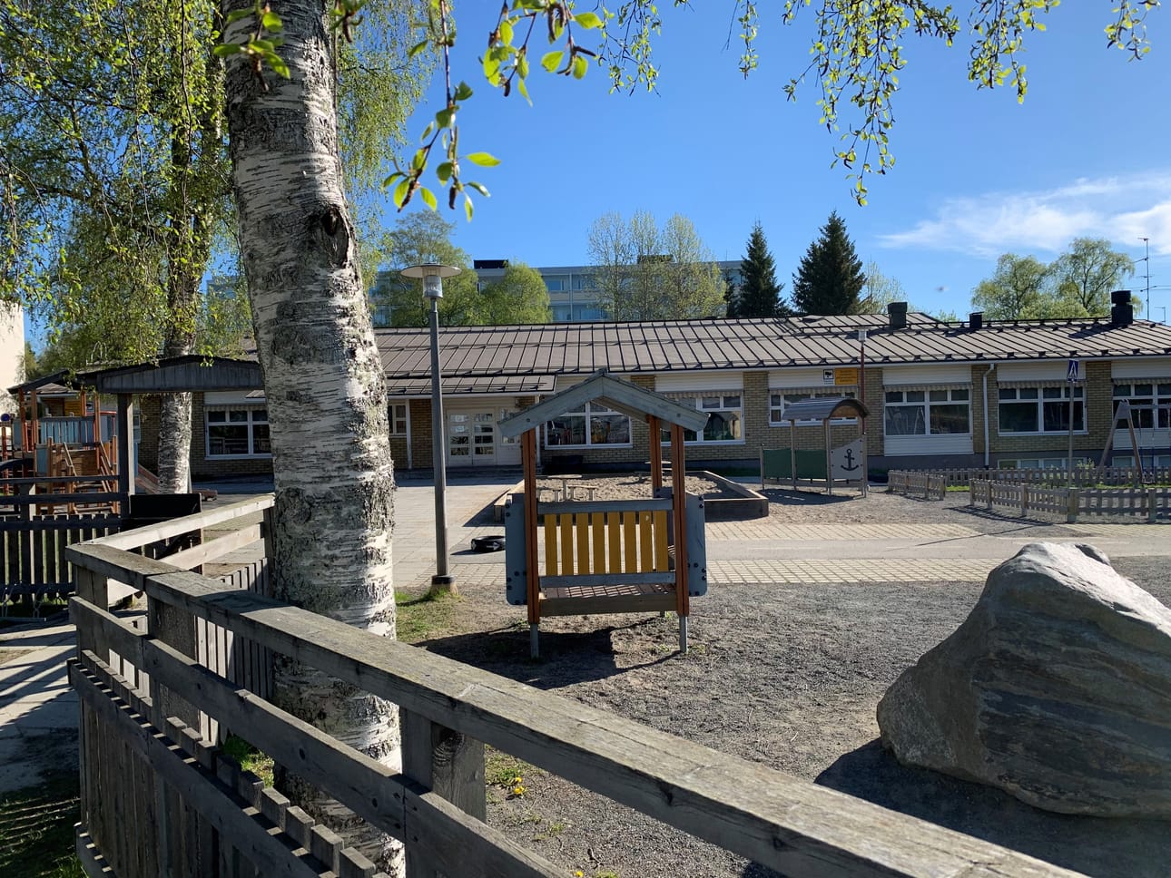 Juhannussaaren päiväkoti suljettiin pariksi viikoksi Torniossa, koska päiväkodissa tapahtui joukkoaltistuminen koronavirukselle keskiviikkona.