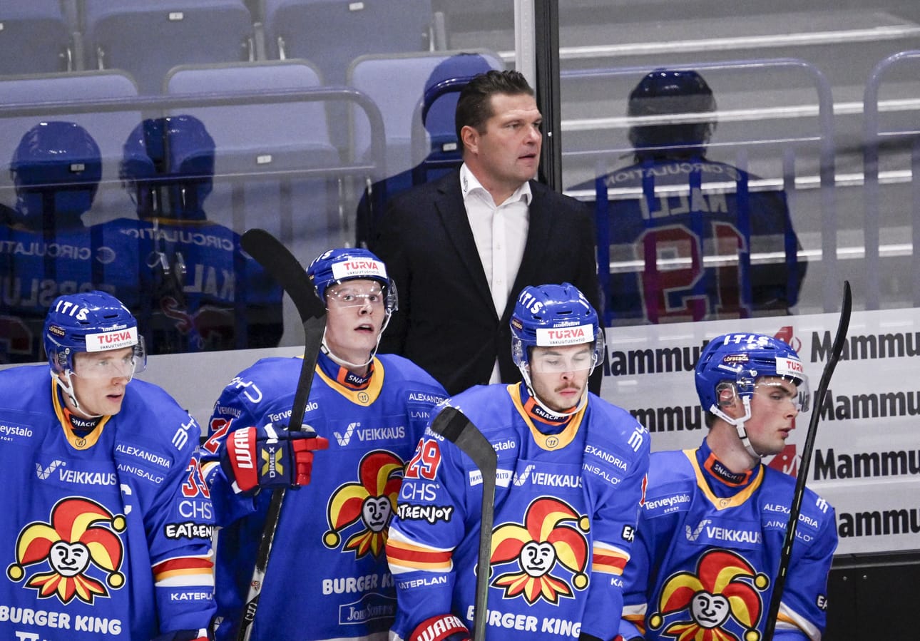 Tomek Valtosen kausi päättyi lyhyesti.