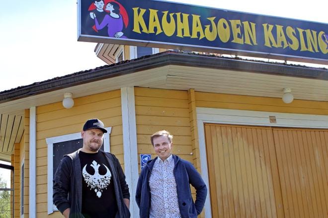 Mikko Jokipii (vas.) ja Aapeli Autio ovat aloittaneet Kasino-elokuvan työstämisen. KUVA: NELLI PELTONEN