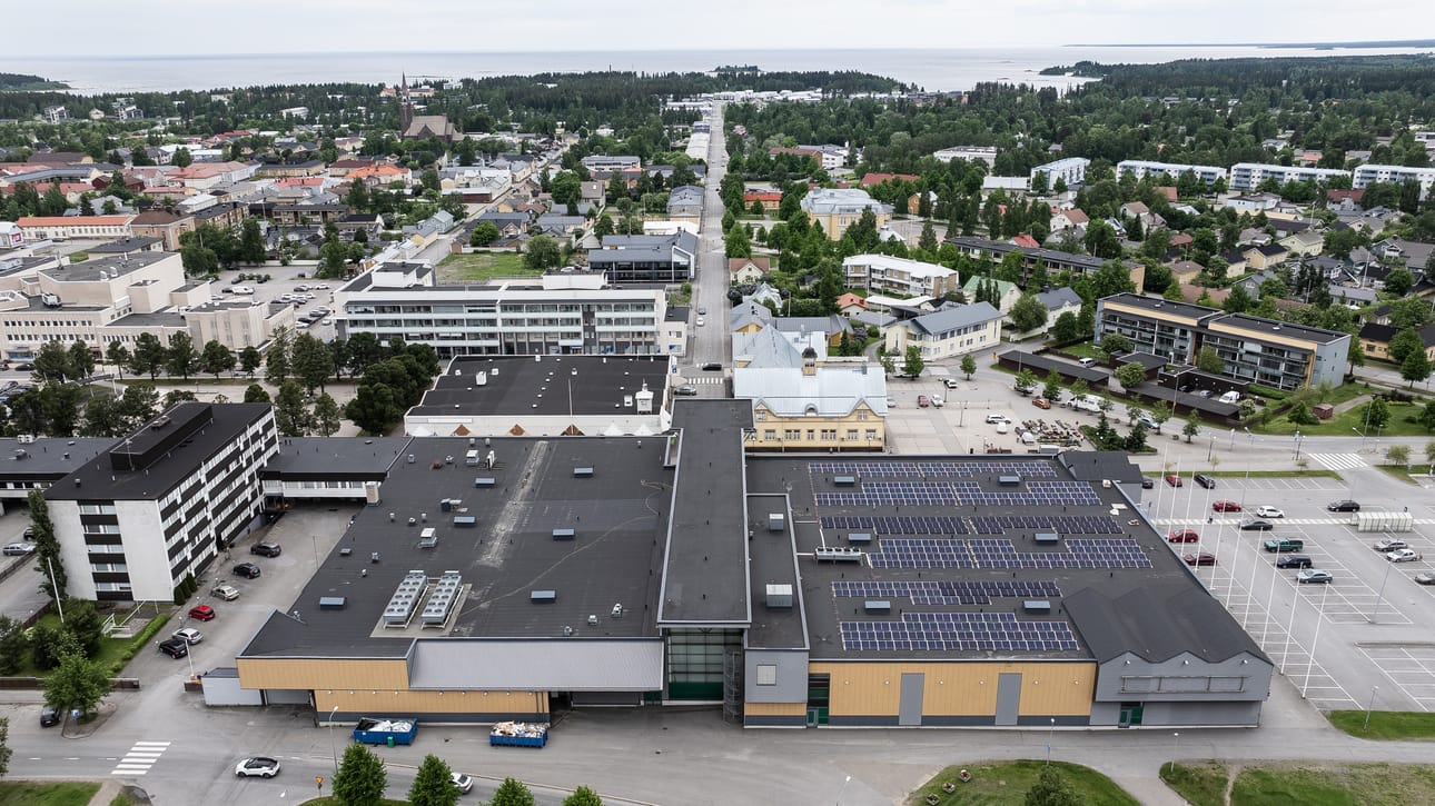 Arinalle myönnettiin tiistaina lupa Raahen vanhan Prisman osittaiseen purkamiseen ja jäljelle jäävän kaupanosan korjaamiseen.