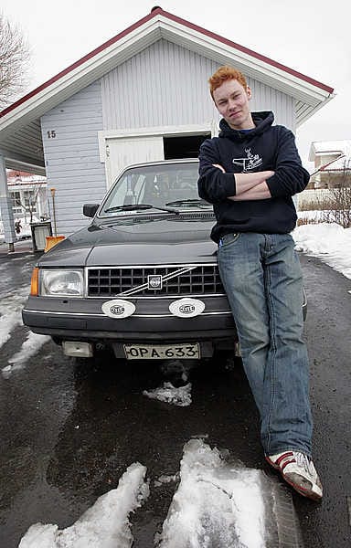 115 hevosvoimaa kehittävä kahden litran ruiskukone ja auton suhteellisen kevyt kori ovat Eetu Vuollon mukaan sellainen yhdistelmä, jolla ei jää liikennevaloissa ihan kaikkien jalkoihin.