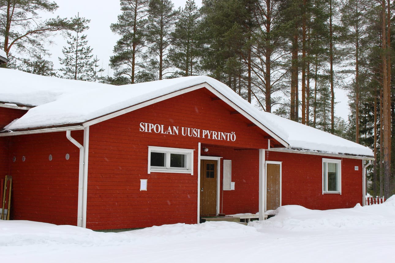 Sipolan Uusi Pyrintö saa uuden katon kevään aikana. Kuva Sari Junnonaho