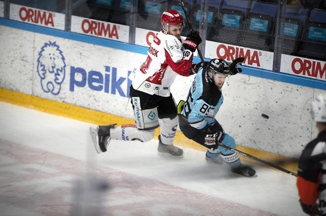 Sport kävi hakemassa voittolaukauksien jälkeen kaksi pistettä Lahdesta. Viktor Westermark teki kauden viidennen maalinsa Lahdessa. Kuva: Mirja Hussain