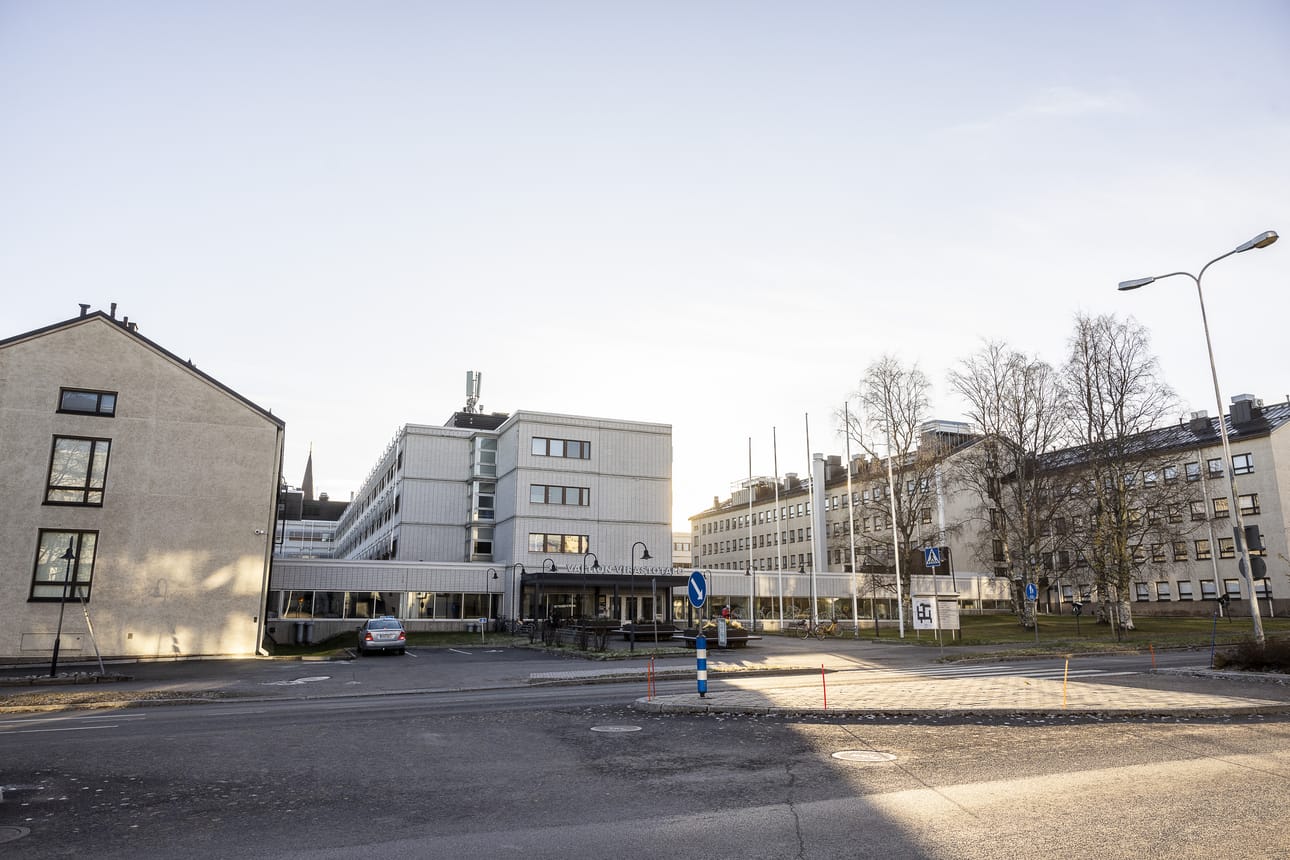 Virastotalokorttelin vanhimmat, 1940–50-luvulla valmistuneet osat ovat suojeltuja. Niiden väliin 1980-luvulta tehdyistä laajennusosista suuri osa aiotaan purkaa, mutta palvelupiste tehdään nykyisen ravintolan paikalle.
