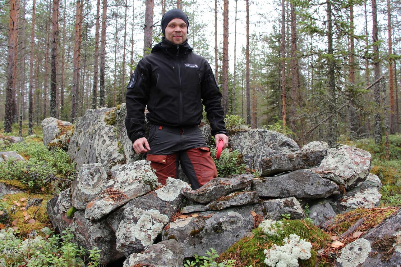 Kiviniemi arvelee, että kuvassa oleva kivirakennelma on toiminut mahdollisesti lihasuojana, jossa on säilytetty lihoja eläimiltä suojassa.