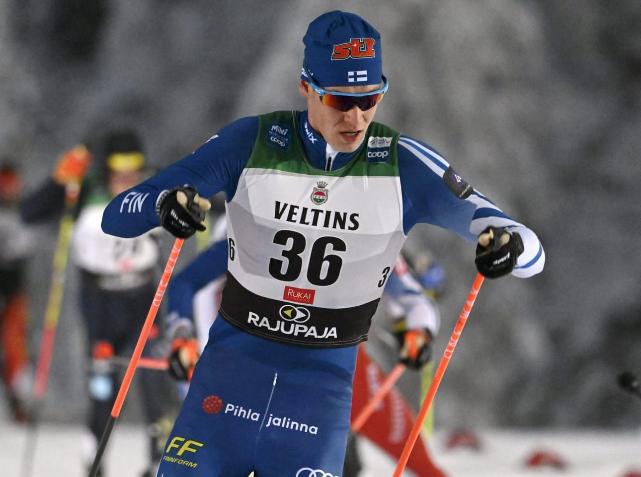 Niko Anttola voitti alle 20-vuotiaiden MM-kultaa 10 kilometrin vapaan hiihtotavan kilpailussa.