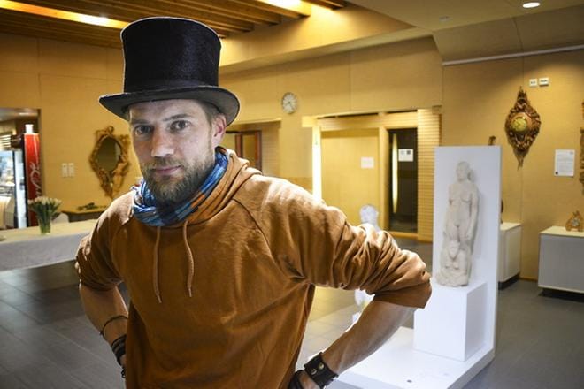 Juha Järvinen on kertonut avoimesti kokemuksiaan perustulokokeilusta. Vieraita on Jurvassa riittänyt. KUVA: JAANA ALA-LAHTI