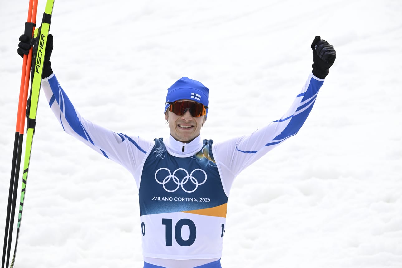 Eero Hirvonen tuuletti maalissa Suomen ensimmäistä mitalia näissä kisoissa.