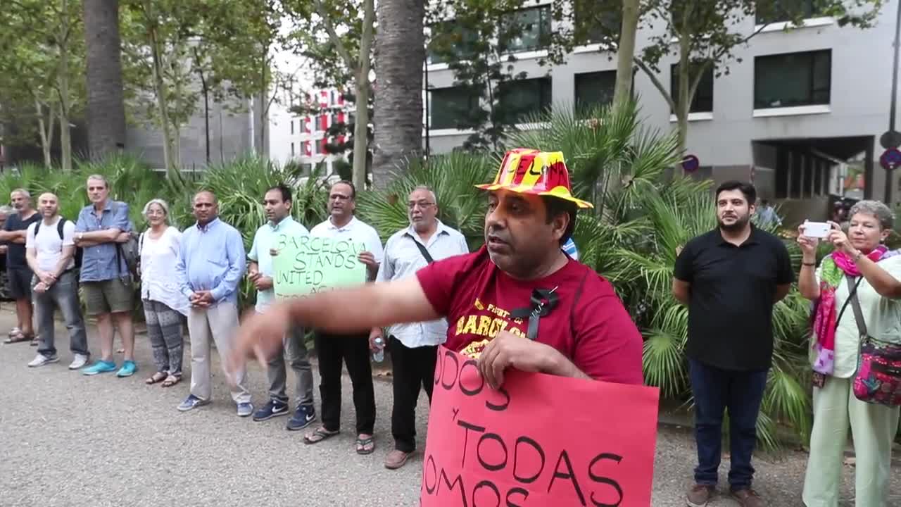 Barcelonan muslimit osoittivat mieltään terrorismia vastaan