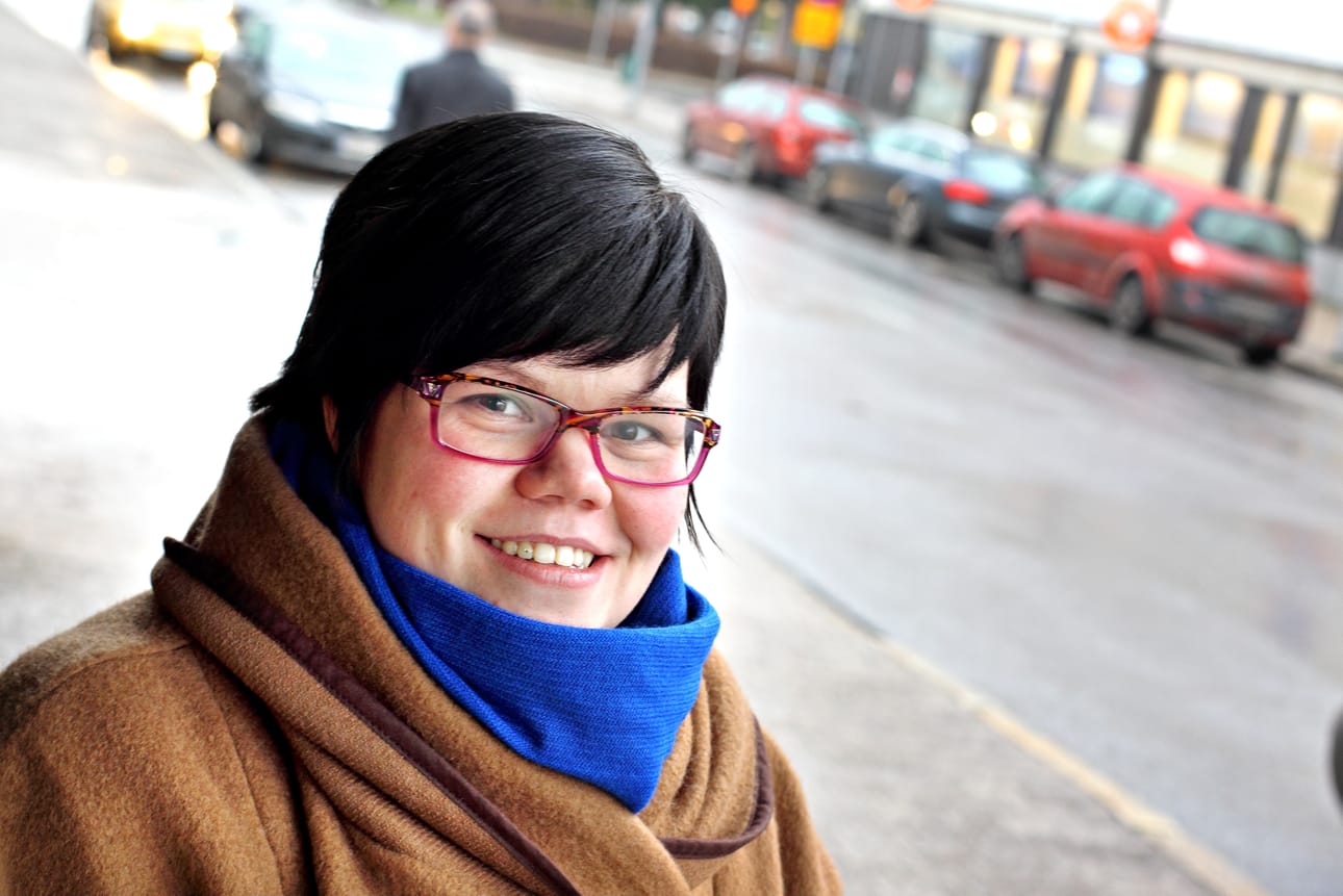 Ähtäriläinen Elina Pusaa aikoo tehdä työtään kirkkovaltuuston puheenjohtajana "rennon rempseästi", kuten hänen vaaliteemansa kuului. Arkistokuva.
