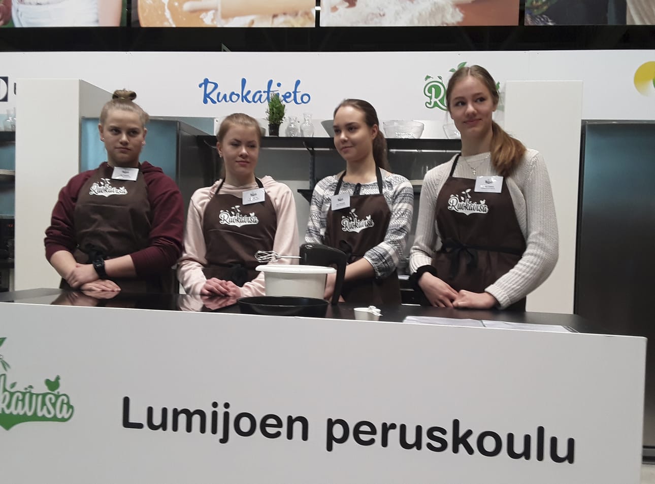 Lumijokiset kisapaikalla.