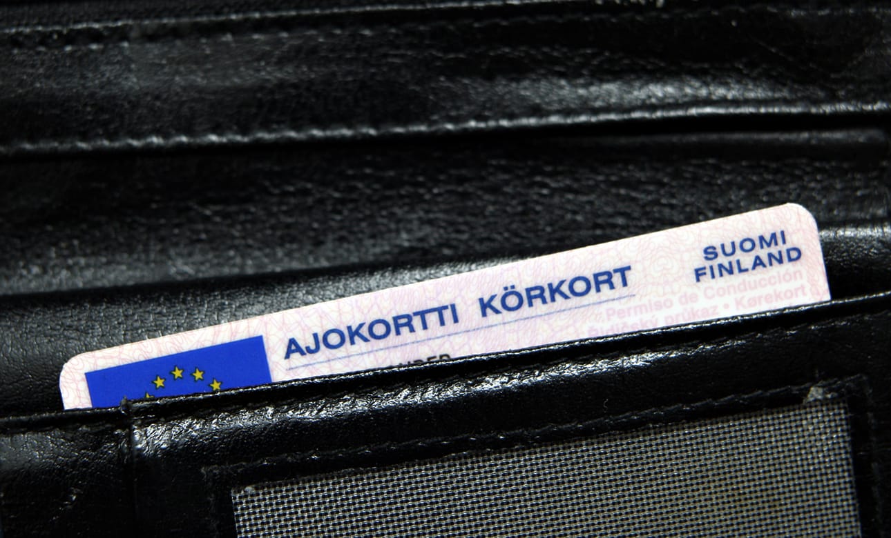 Ajokortin ikäpoikkeusluvan lakimuutos tuli voimaan kesällä 2018. Siihen saakka kortin sai poikkeusluvalla alle kymmenen henkilöä vuodessa, nyt määrä on noussut tuhansiin.