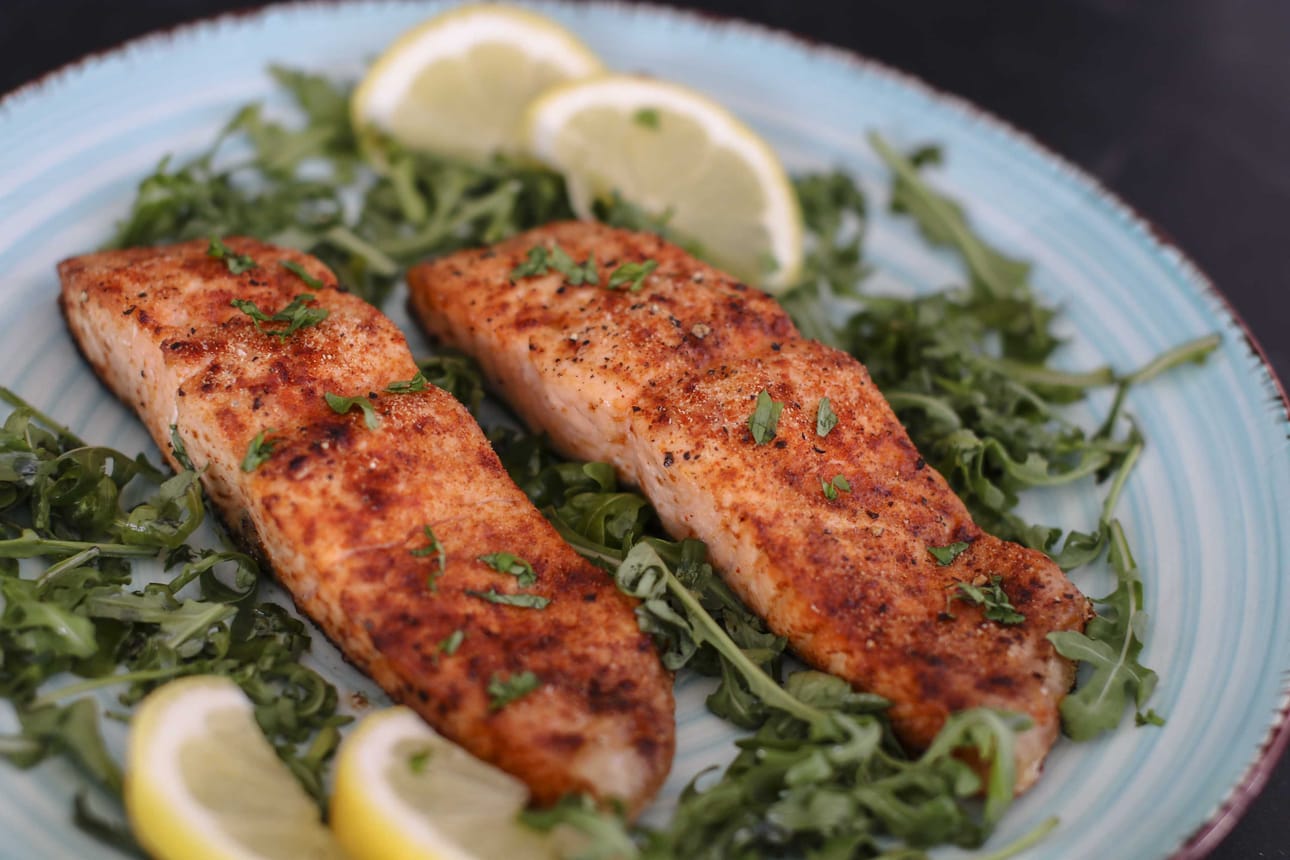 Lohi paahtuu herkulliseksi airfryerissa jopa kuudessa minuutissa.