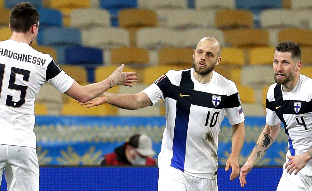 Teemu Pukki ja muu Suomen maajoukkue aloittavat kisaurakkansa Kööpenhaminassa.