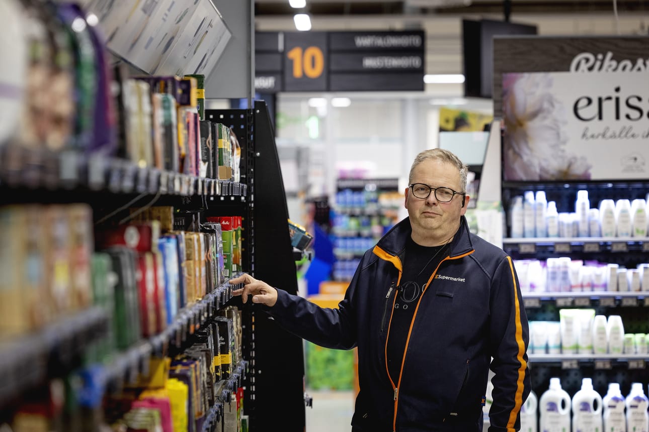 - Lisääntynyt hinnoittelutyö ei ole aiheuttanut ongelmia Lapuan K-Supermarketilla, kertoo kauppias Jari Hahka.