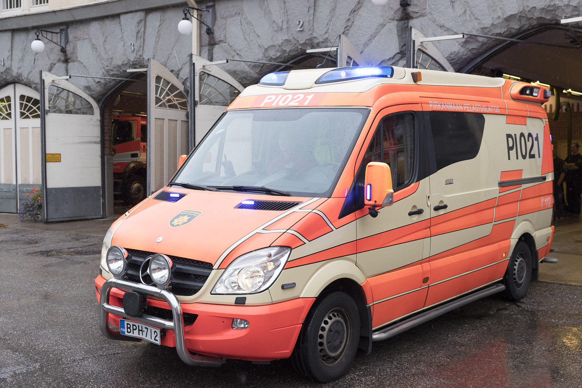 Senioritalon palo alkoi kynttilästä, poliisi epäilee – Otkes aloittaa harvinaisen palotutkinnan, koska pahasti tuhoutunut rakennus on vasta hiljattain valmistunut