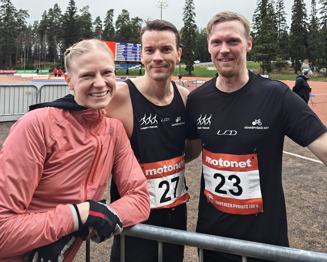 Elli Joukainen, Juho Latvala ja Juuso Laitinen sijoittuivat sekajoukkuekilpailussa viidenneksi.