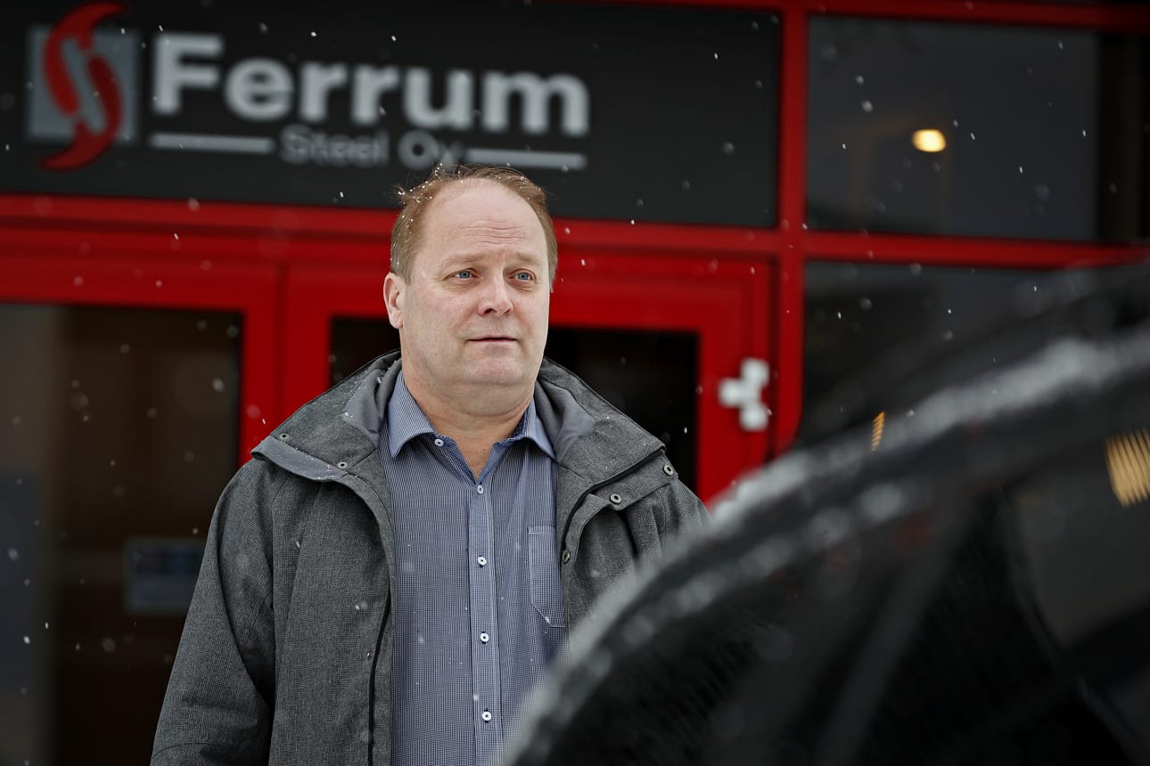 Seinäjokelaisen Ferrum Steelin toimitusjohtaja Tero Pukkila pitää teollisuuden näkymiä kohtalaisen hyvinä.