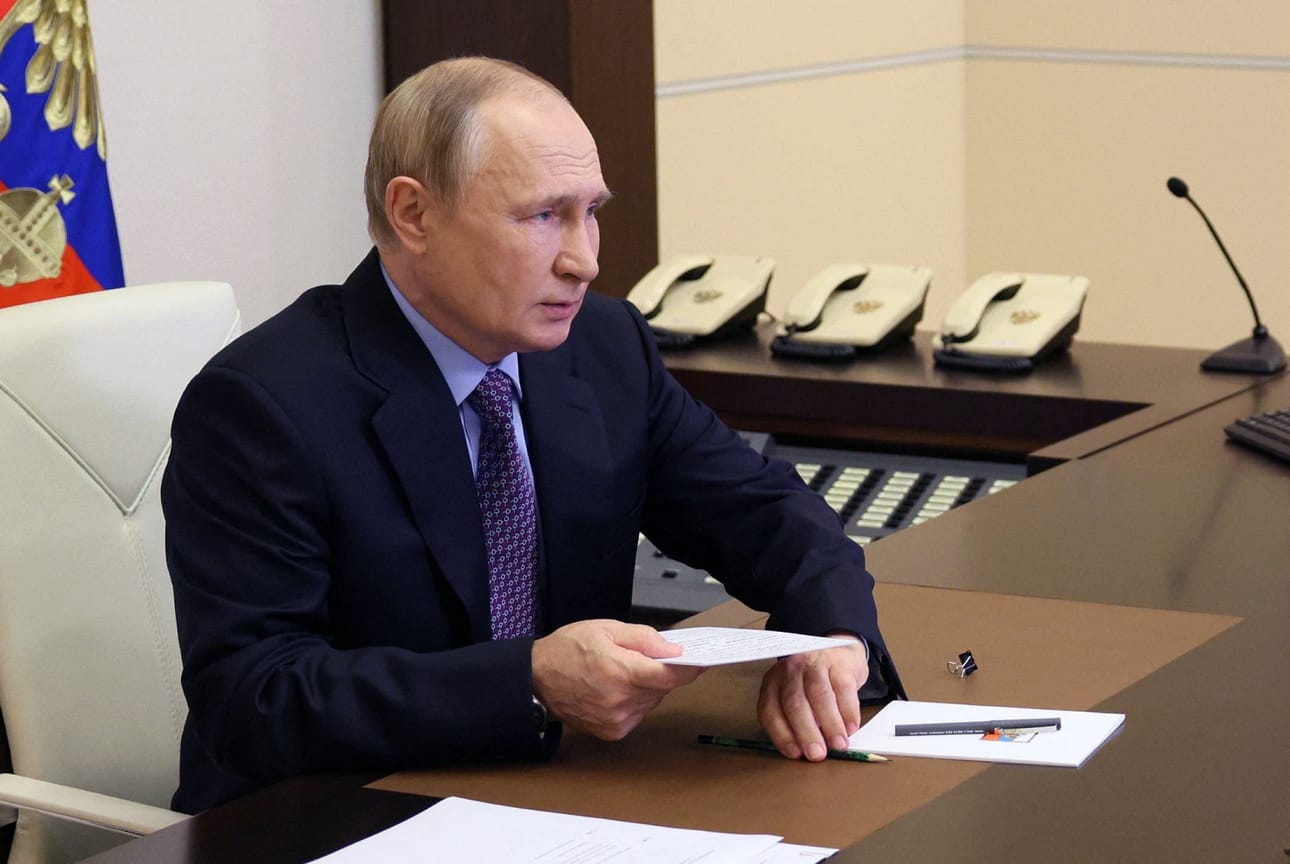 Venäjän presidentti Vladimir Putin ei kaihda mitään keinoja pyrkiessään turvaamaan sotatoimiaan Ukrainassa. Myös ydinaseiden käytön mahdollisuus on nostettu esiin.