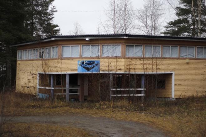 Kisarannan aivan huippuvuodet olivat 1960-luvulla, siltä ajalta on rakennuksen arkkitehtuurikin.