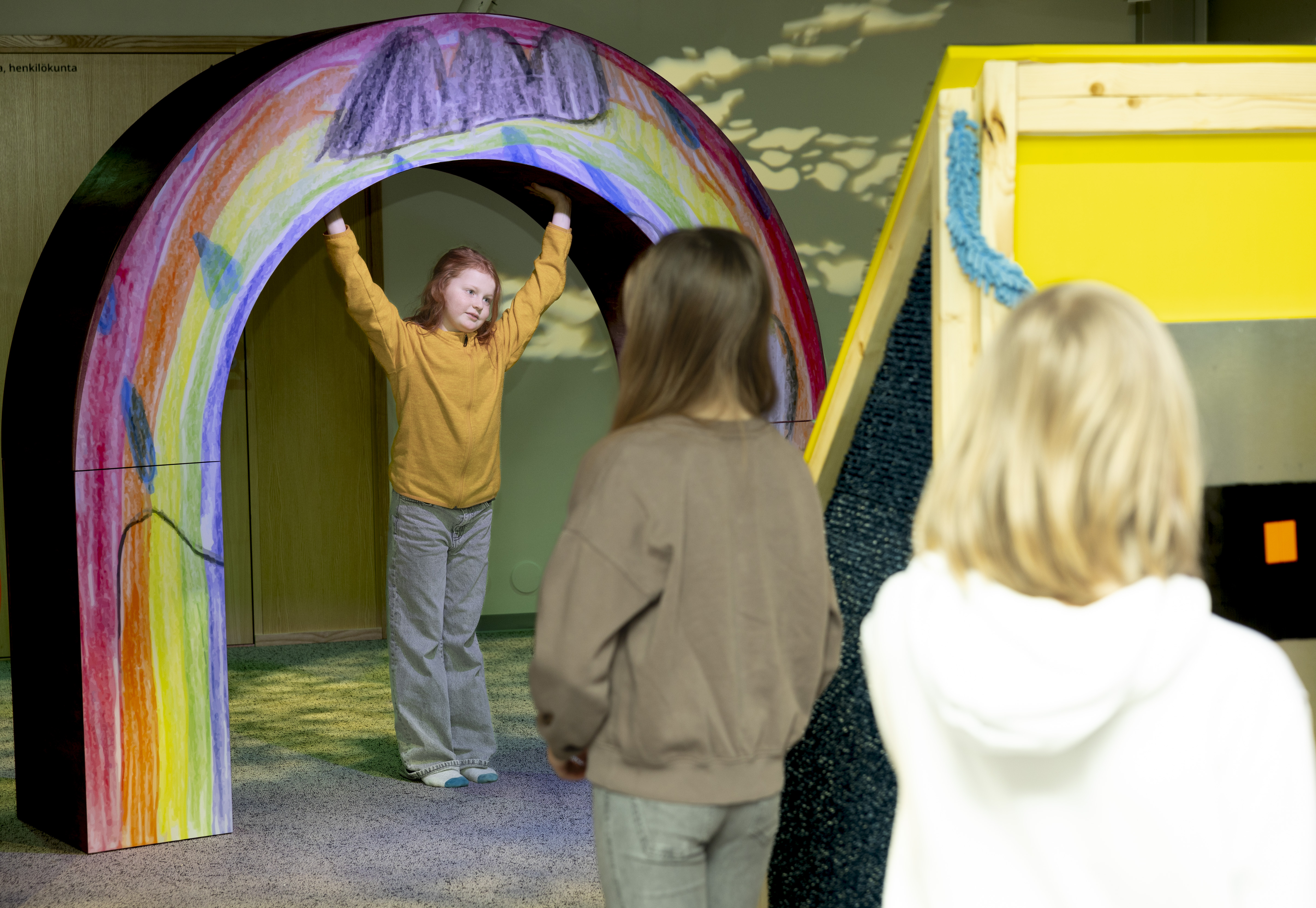 Lumotut sanat Oulussa – Kokosimme 11 menovinkkiä lasten ja nuorten sanataideviikoille