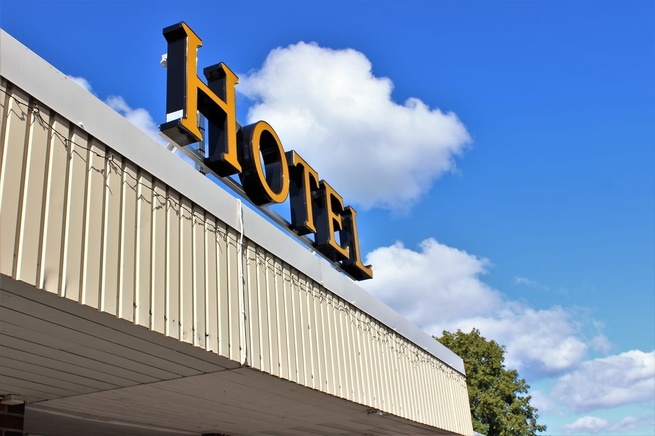 Nykyiset yrittäjät luopuvat hotellista.