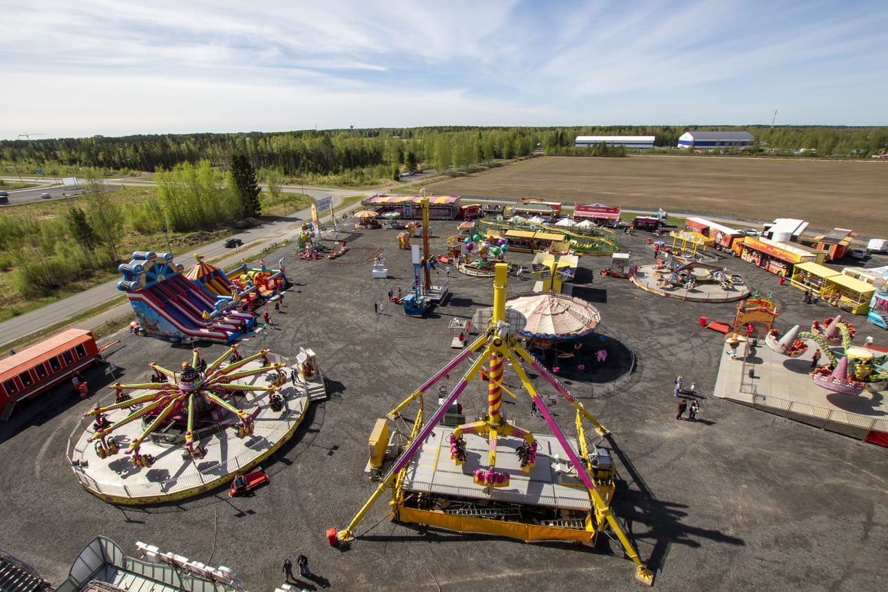 Suomen Tivoli toimi kolme kesää Kempeleessä, mutta toimintaa ei saatu siellä kannattavaksi.