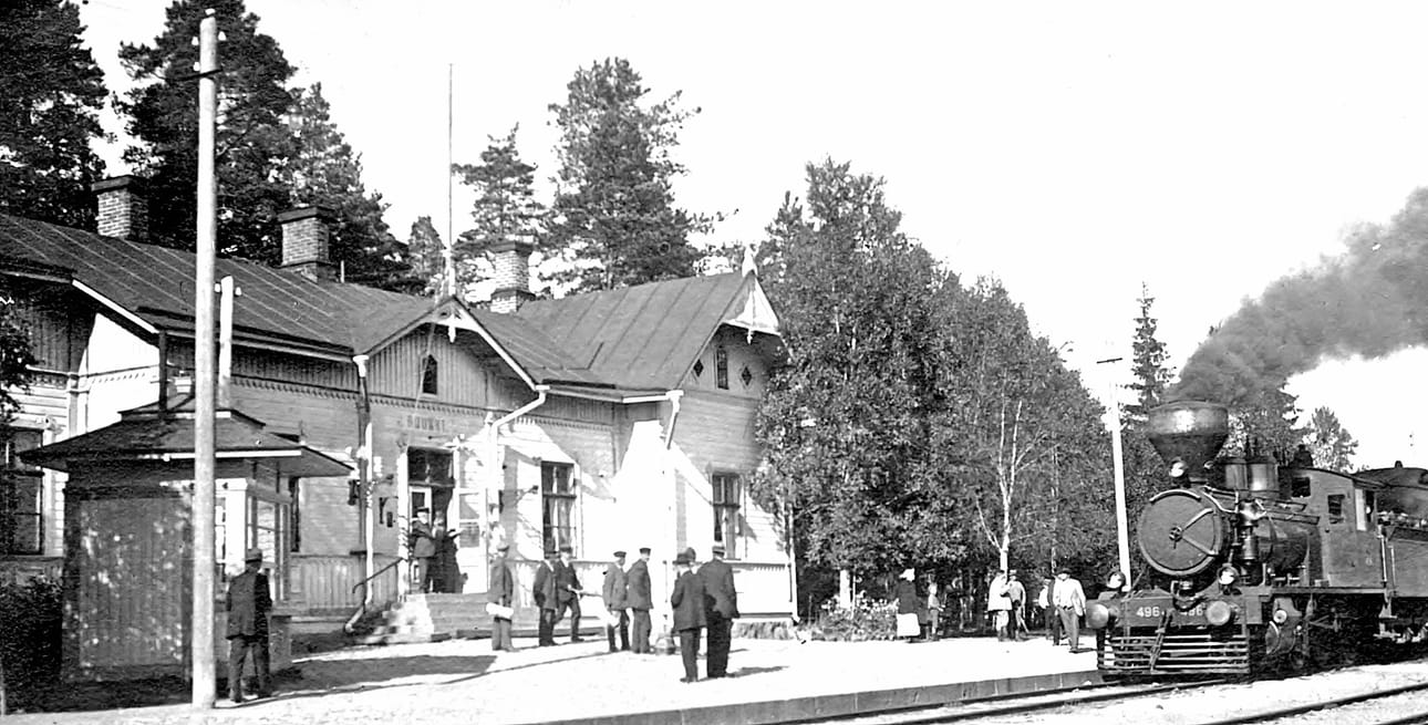 Ruukin vanha rautatieasemalla käytiin tammikuussa 1918 neuvotteluja, joiden tavoite oli välttää taistelut Oulussa. Arkistokuva Pauli Kuoppala