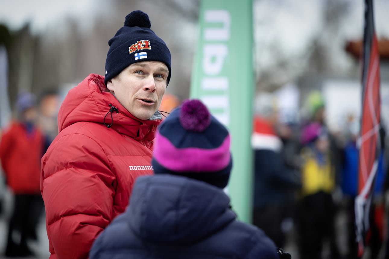 Vaasassa perheineen asuva entinen maajoukkuehiihtäjä Matias Strandvall palaa huippuhiihdon pariin. Arkistokuva.