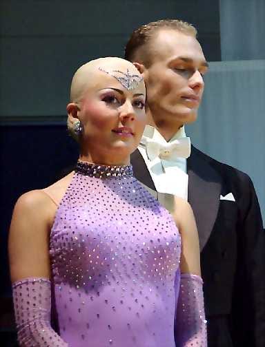 Mika Jauhiainen ja Nitta Kortelainen voittivat vakiotanssin Kajaanihallissa tammikuussa 2003.
