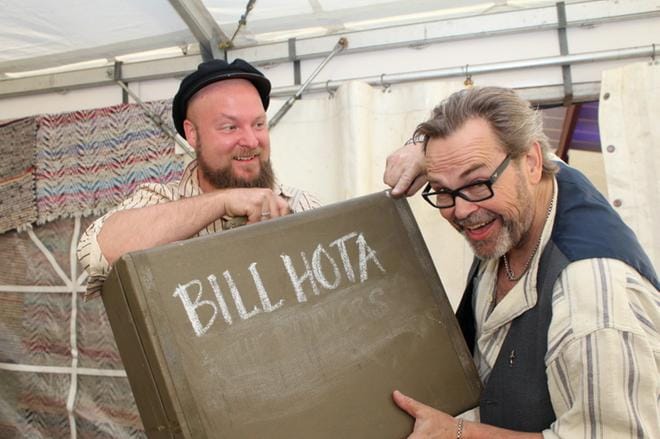 Bill Hotan nimestä tippui The Pulvers pois ja riveihin astui kitaristi Arttu Mäkelä. Haapanen lähti musiikkipiireistä eläkkeelle, mutta Juhani Lautamaja ja Kyösti Järvelä jatkavat. KUVAT:MINNA HIIRONEN
