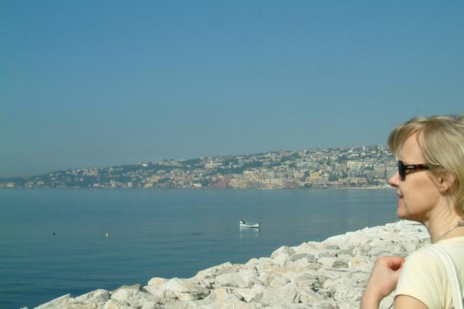 Helinä Kangas lomaili Napolissa vähän ennen kuin sai tietää, että hänelle tarjottaisiin Elena Ferranten Napoli-sarjan suomentamista. KUVA: Pekka Kärnä
